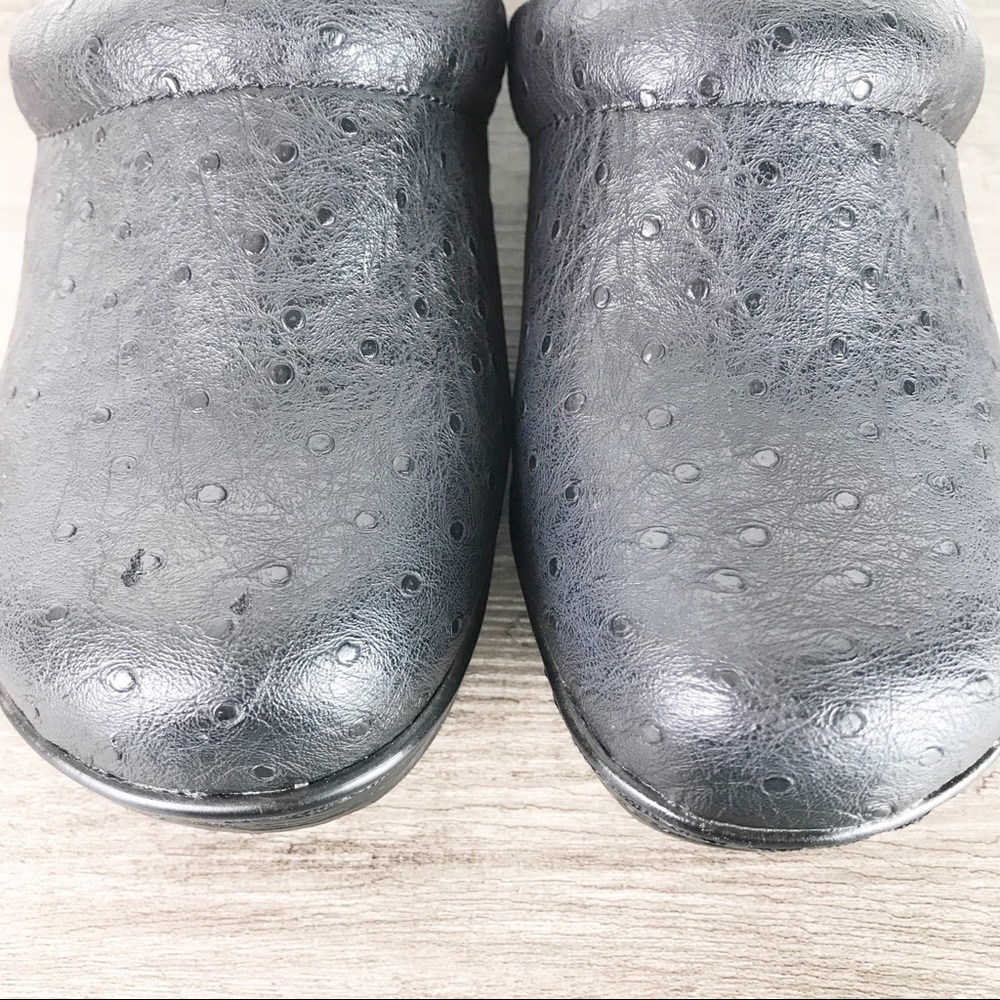 ❌SOLD❌ BORN CONCEPT B.O.C. Nadiyya Ostrich Clogs - Picture 10 of 12